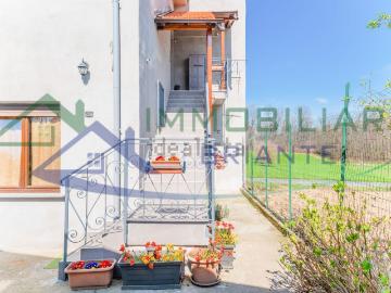 Villetta bifamiliare in vendita di 127 m² in Via Boschina