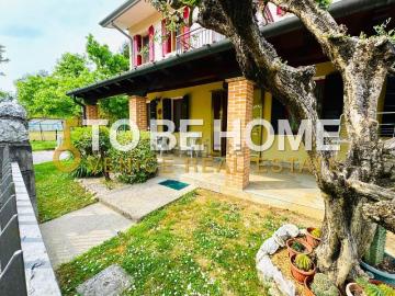 Villetta bifamiliare in vendita di 127 m² in Via Gatta, 78