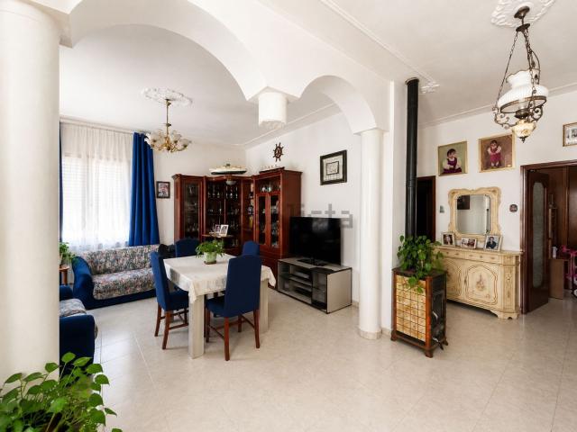 Villetta bifamiliare in vendita di 124 m² in Frazione Quarto Inferiore