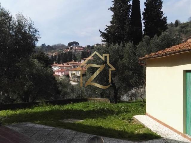 Villetta bifamiliare in vendita di 124 m² in Via di Beretta