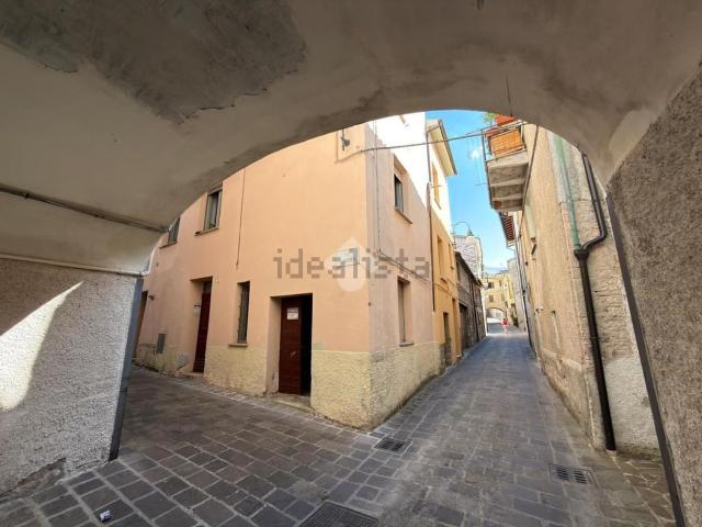 Villetta bifamiliare in vendita di 124 m² in Via Fulgenzo Petrelli, 42