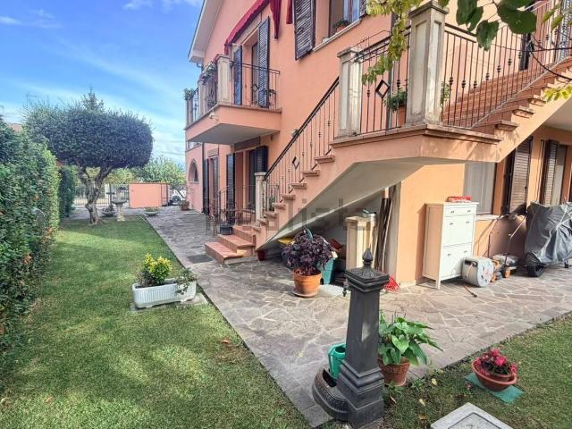 Villetta bifamiliare in vendita di 125 m² in Via Turchetta