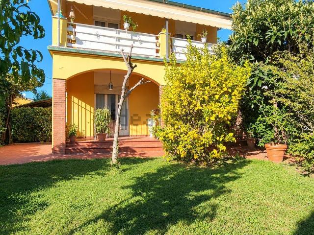 Villetta bifamiliare in vendita di 125 m² in Via Vecchia Pesciatina, 11