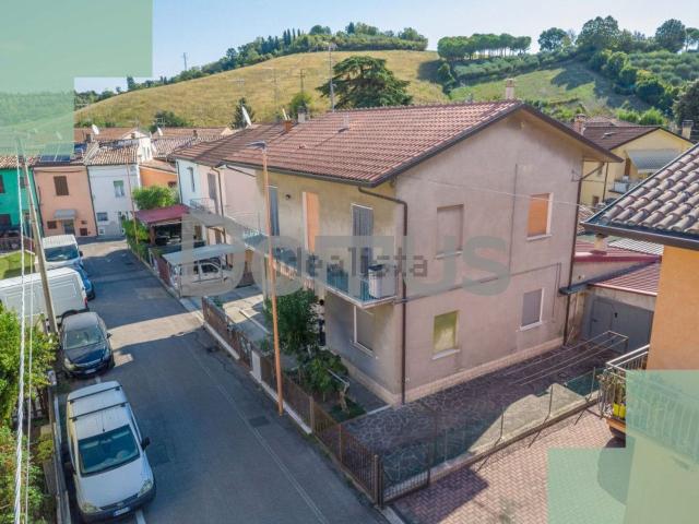 Villetta bifamiliare in vendita di 125 m² in Via Antonio Cecchini