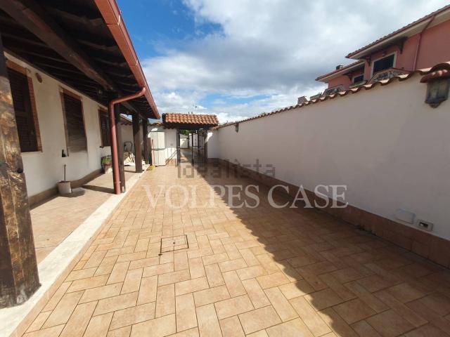 Villetta bifamiliare in vendita di 125 m² in Via Brenta