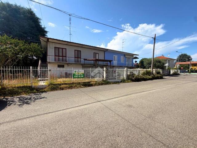 Villetta bifamiliare in vendita di 125 m² in Via Caboto, 4