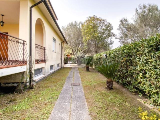 Villetta bifamiliare in vendita di 167 m² in Via Cuba, 24