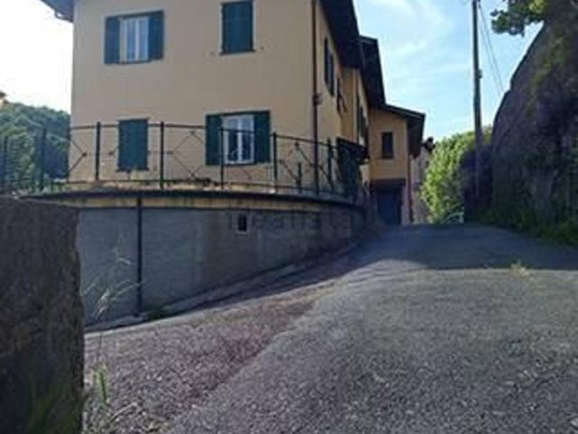 Villetta bifamiliare in vendita di 125 m² in Via Provinciale, 8