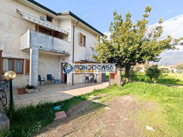Villetta bifamiliare in vendita di 125 m² in Via Serraglio