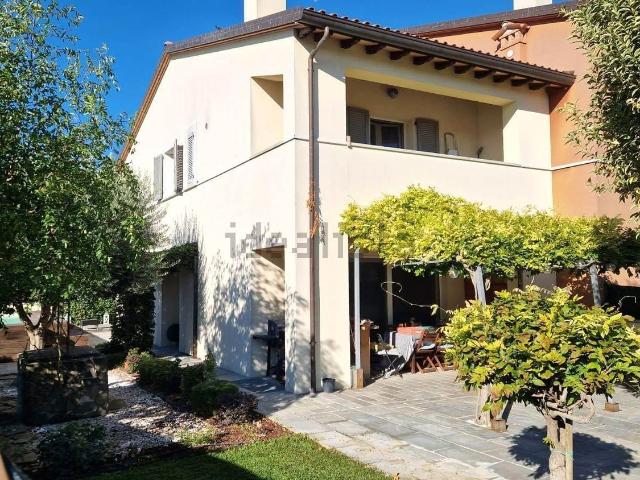 Villetta bifamiliare in vendita di 125 m²