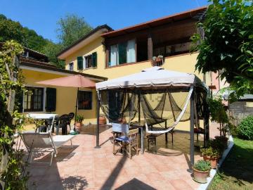 Villetta bifamiliare in vendita di 126 m² in Via Canalie, 12
