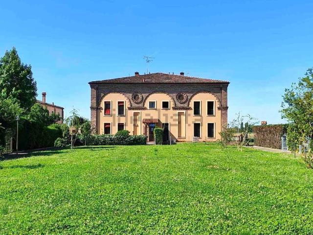 Villetta bifamiliare in vendita di 126 m² in Via Civetta, 10