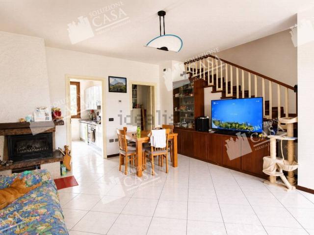 Villetta bifamiliare in vendita di 126 m² in Via della Torretta, 4