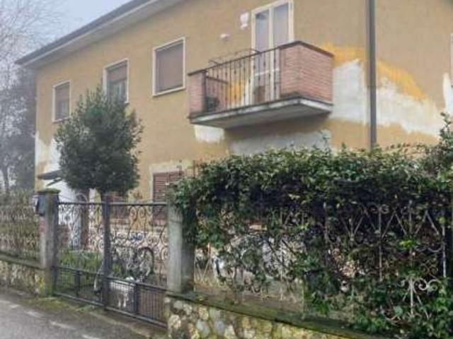 Villetta bifamiliare in vendita di 126 m² in Via Ettore Salvato, 10