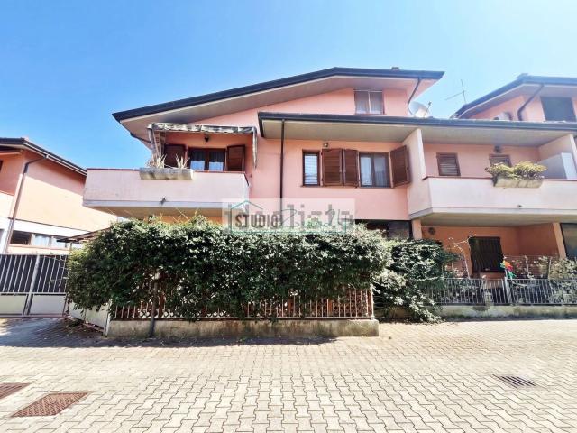 Villetta bifamiliare in vendita di 128 m² in Via Butterfly
