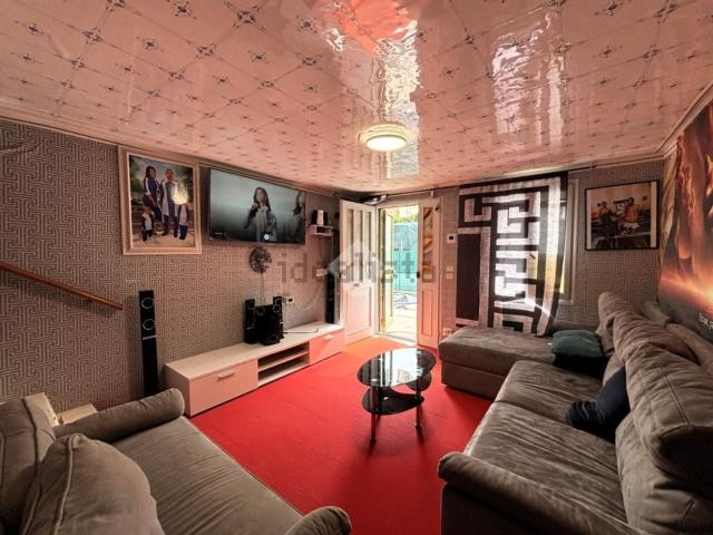 Villetta bifamiliare in vendita di 128 m² in Via Cesare Battisti, 1280
