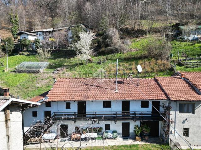 Villetta bifamiliare in vendita di 128 m² in Via dei Fiori, 12