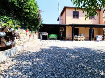 Villetta bifamiliare in vendita di 128 m²