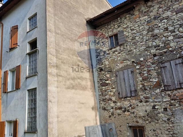 Villetta bifamiliare in vendita di 129 m² in Via Sorriva, 222