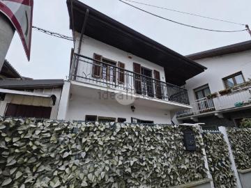 Villetta bifamiliare in vendita di 133 m² in Strada Comunale di Bertolla, 114