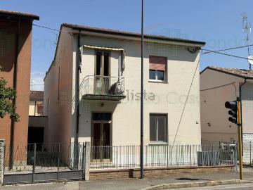 Villetta bifamiliare in vendita di 133 m² in Via 56 Martiri