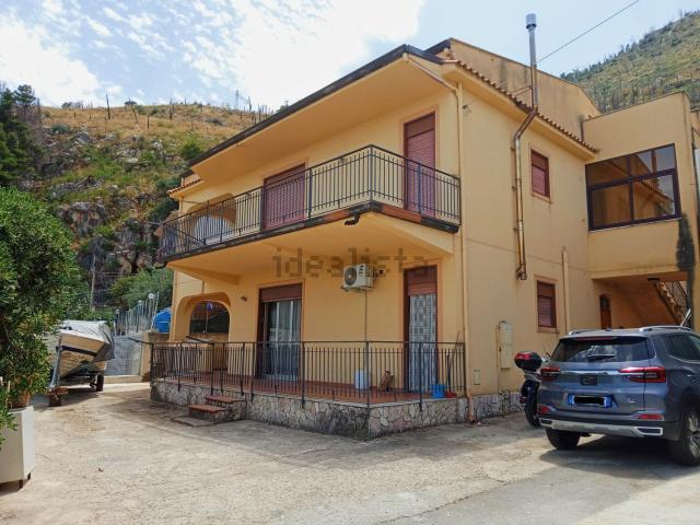 Villetta bifamiliare in vendita di 133 m² in Via Francesco Crispi