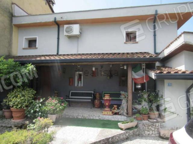 Villetta bifamiliare in vendita di 133 m² in Via Noiare, 80