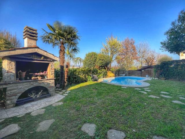 Villetta bifamiliare in vendita di 190 m²