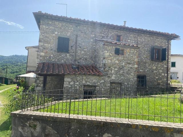 Villetta bifamiliare in vendita di 130 m² in Località Casa Pellicci, 2