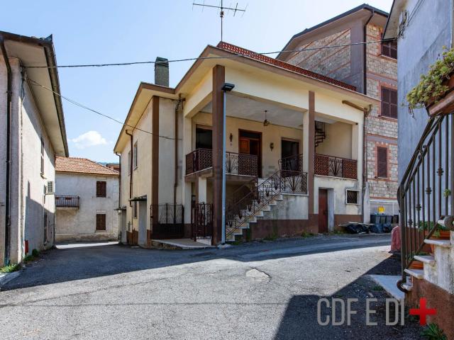 Villetta bifamiliare in vendita di 130 m² in Località colle