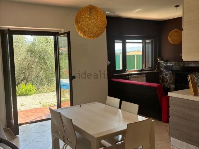 Villetta bifamiliare in vendita di 130 m² in Strada Amerina
