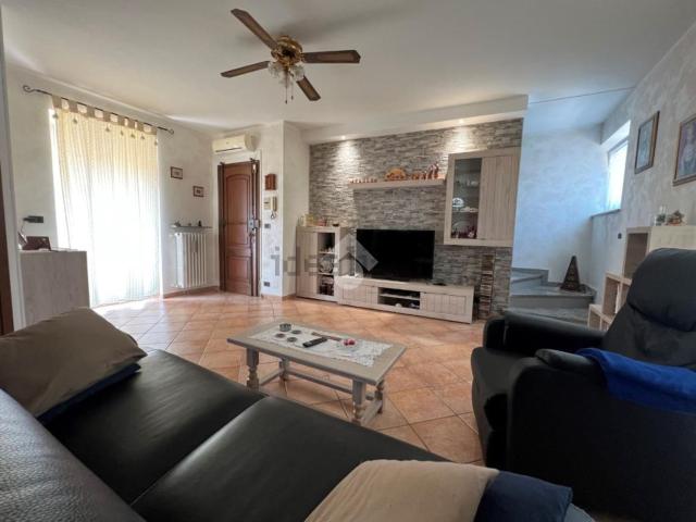 Villetta bifamiliare in vendita di 130 m² in Vicolo Ravalda, 12