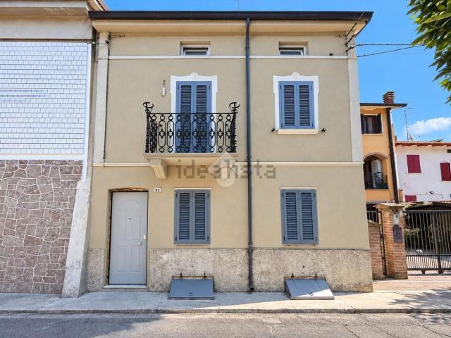 Villetta bifamiliare in vendita di 130 m² in Via 24 Maggio, 82