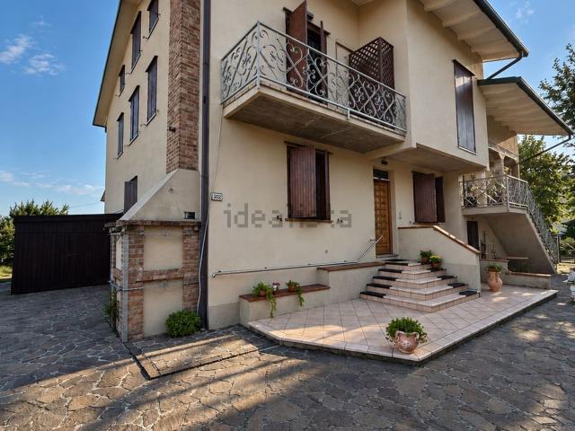 Villetta bifamiliare in vendita di 130 m² in Via U. Foscolo