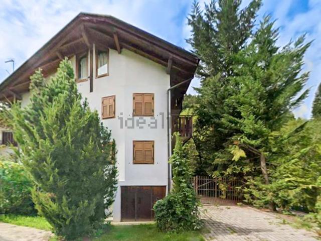 Villetta bifamiliare in vendita di 130 m² in Via Verona, 3