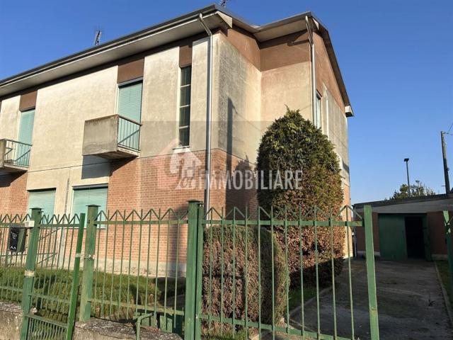 Villetta bifamiliare in vendita di 130 m² in Via A. De Gasperi, 4
