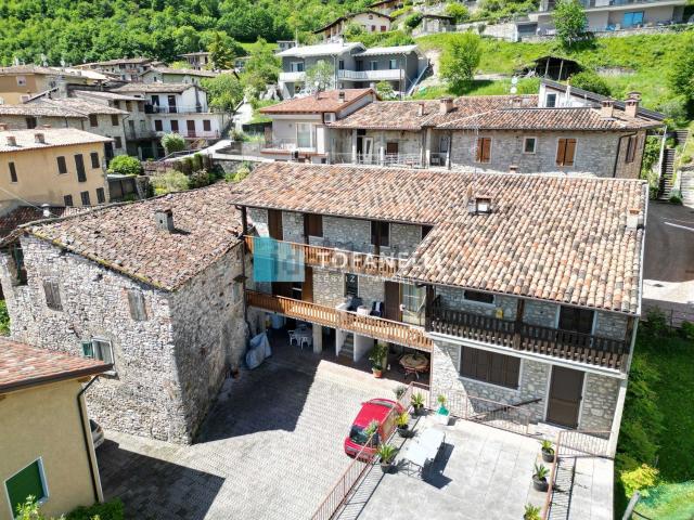 Villetta bifamiliare in vendita di 130 m² in Via A. Diaz