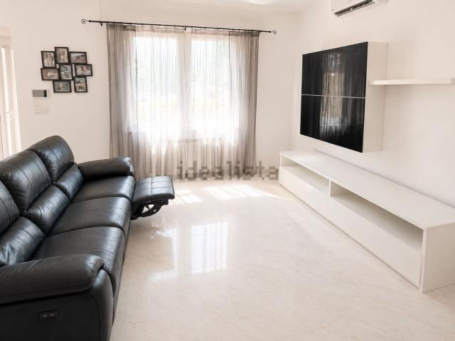 Villetta bifamiliare in vendita di 130 m² in Via Antonio Canova