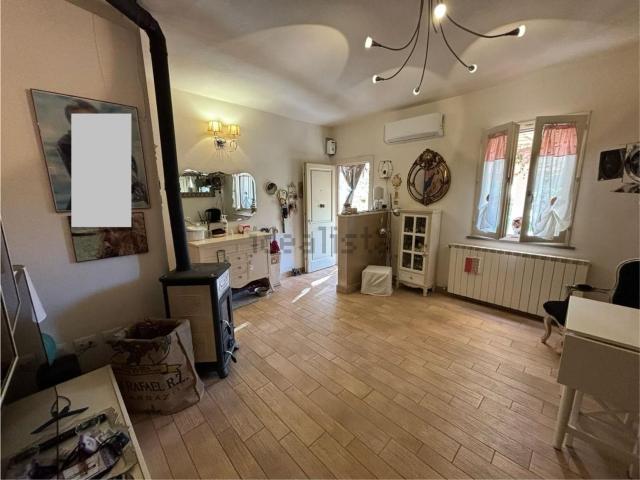 Villetta bifamiliare in vendita di 130 m² in Via Buecchio