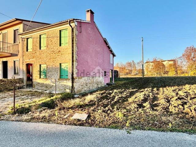 Villetta bifamiliare in vendita di 130 m² in Via Busa