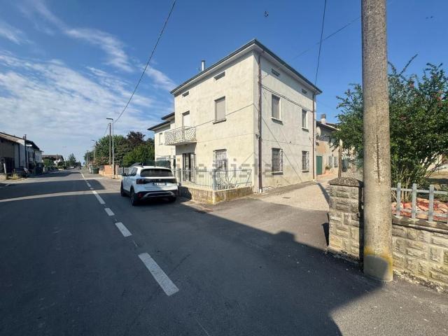 Villetta bifamiliare in vendita di 130 m² in Via Canalino, 38
