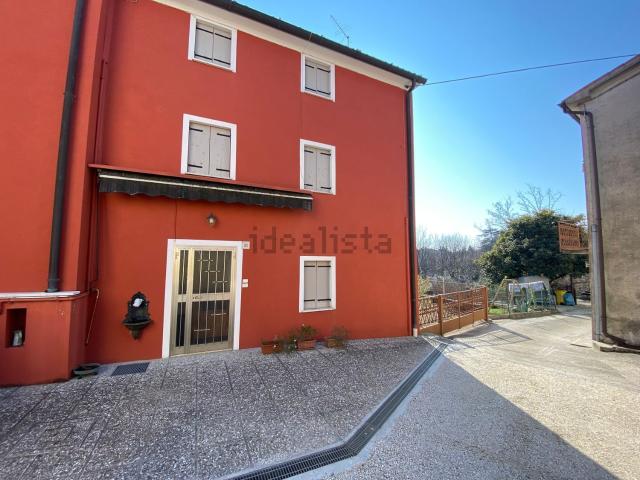 Villetta bifamiliare in vendita di 130 m² in Via Carpesica