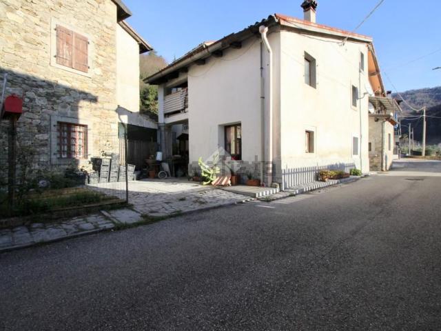 Villetta bifamiliare in vendita di 130 m² in Via Castello, 24