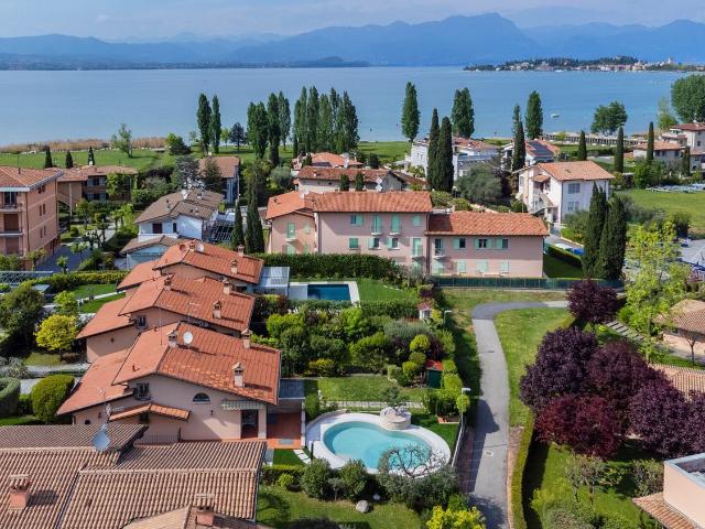 Villetta bifamiliare in vendita di 130 m² in Via Como, 6