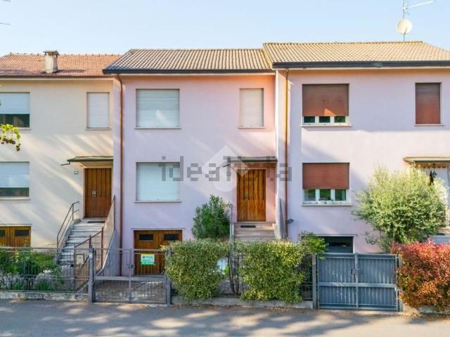 Villetta bifamiliare in vendita di 130 m² in Via della Costituzione, 45