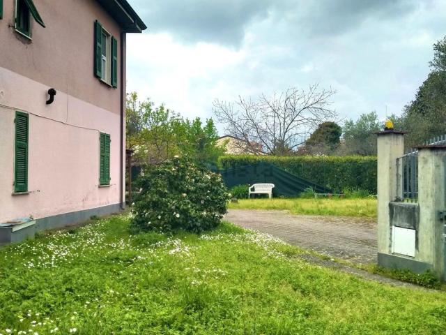Villetta bifamiliare in vendita di 130 m² in Via della Crociata