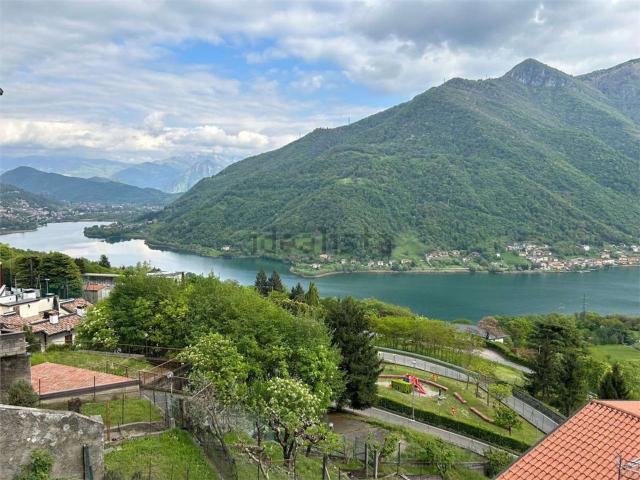 Villetta bifamiliare in vendita di 130 m² in Via Don Giancarlo Pezzotta