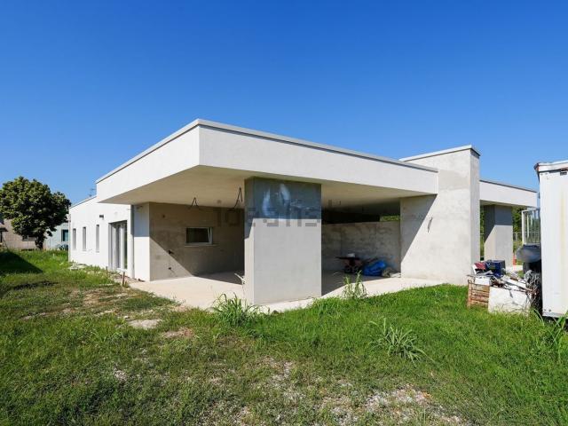 Villetta bifamiliare in vendita di 130 m² in Via Evangelista Torricelli