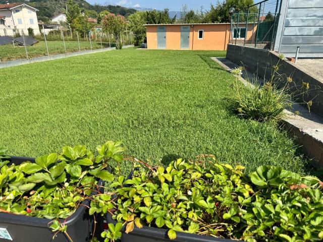 Villetta bifamiliare in vendita di 130 m² in Via Fossone Basso