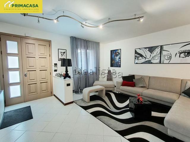Villetta bifamiliare in vendita di 130 m² in Via G. Verdi